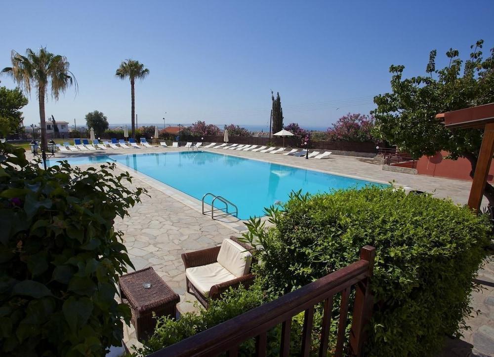 Episkopiana Hotel & Sport Resort Episkopi  Buitenkant foto