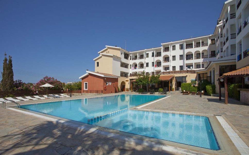 Episkopiana Hotel & Sport Resort Episkopi  Buitenkant foto